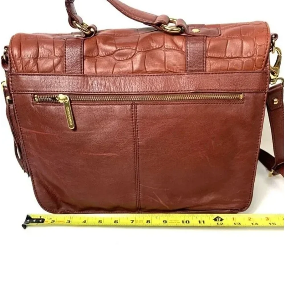Cynthia Rowley Beautiful tan leather Purse/ laptop bag